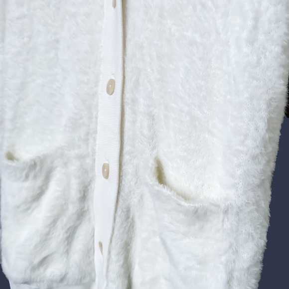 Aritizia Sunday Best Kitten Cardigan - Picture 5 of 5